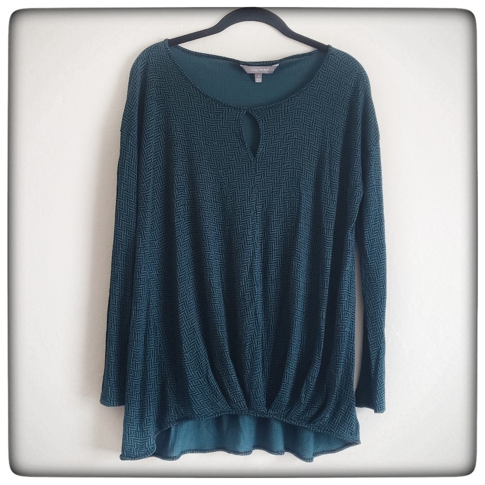 Daisy Fuentes Teal Black Keyhole L/S Top, S